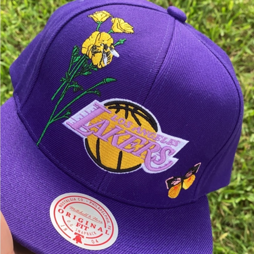 Los angeles lakers mitchell & ness hat